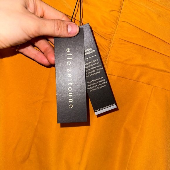 Elle Zoutine One should dress - Picture 5 of 6